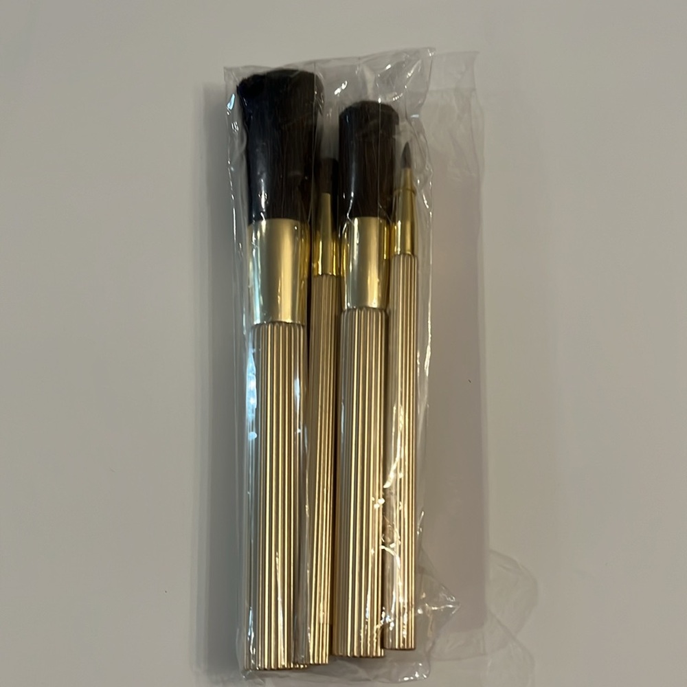 Estée Lauder set of 4 Brushes. New still in plastic. - Picture 2 of 14